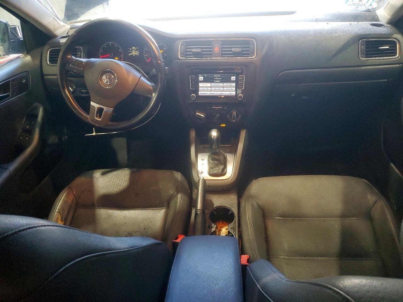 2011 VOLKSWAGEN JETTA