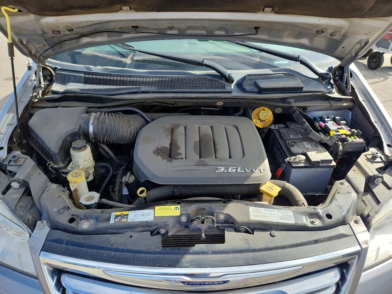 2016 CHRYSLER Town & Country