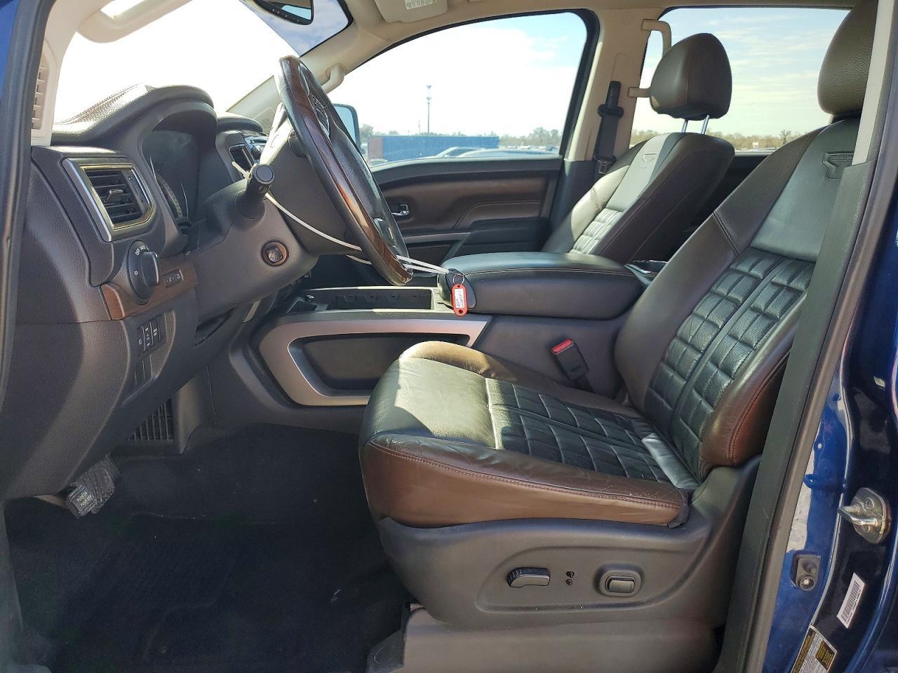 2016 NISSAN Titan