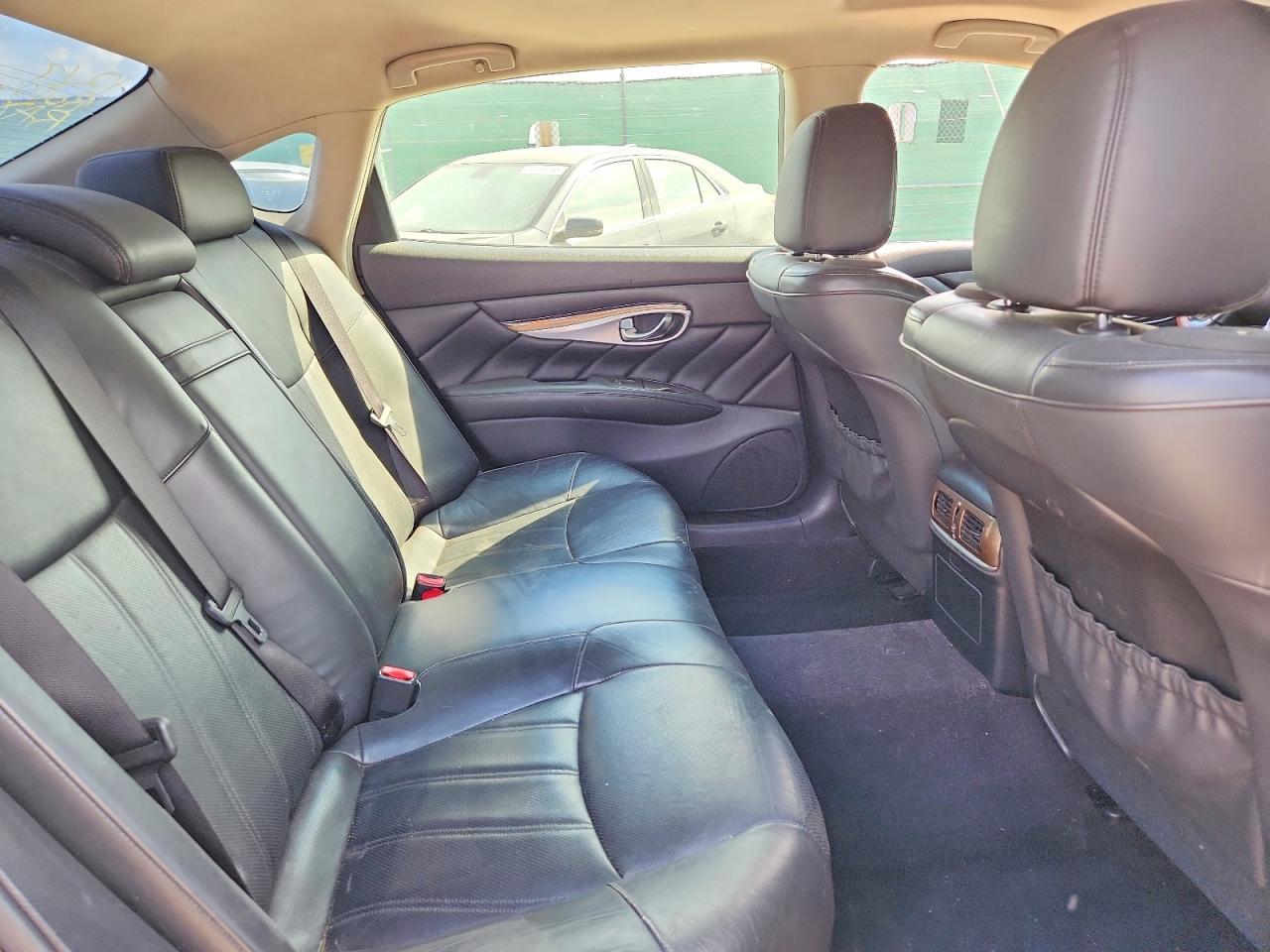 2015 INFINITI Q70