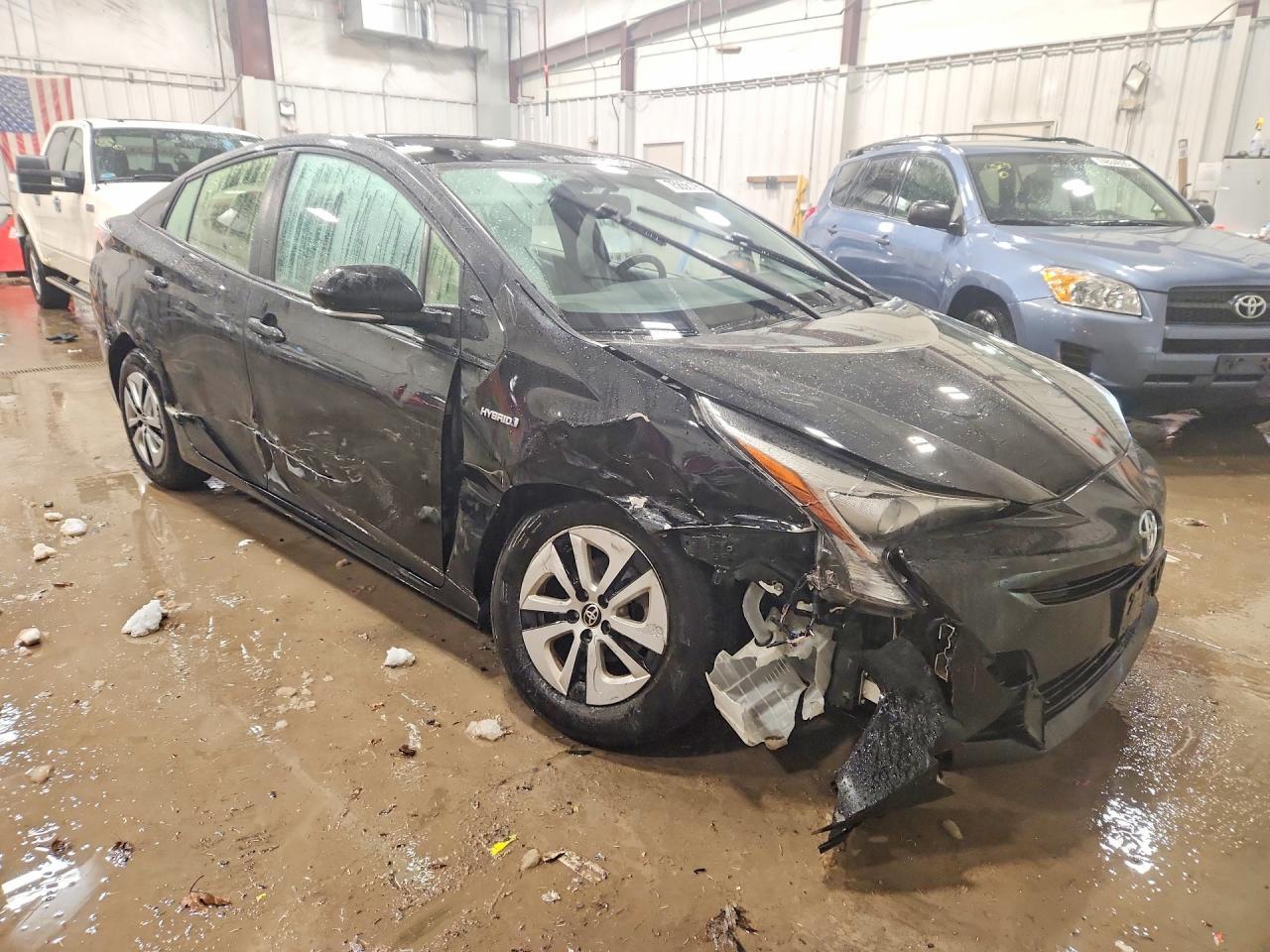 2016 TOYOTA PRIUS