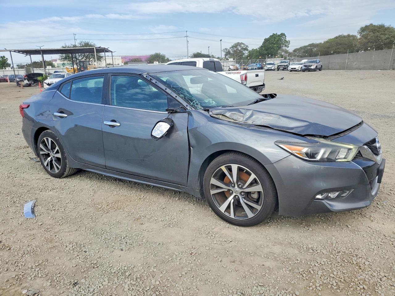 2017 NISSAN Maxima