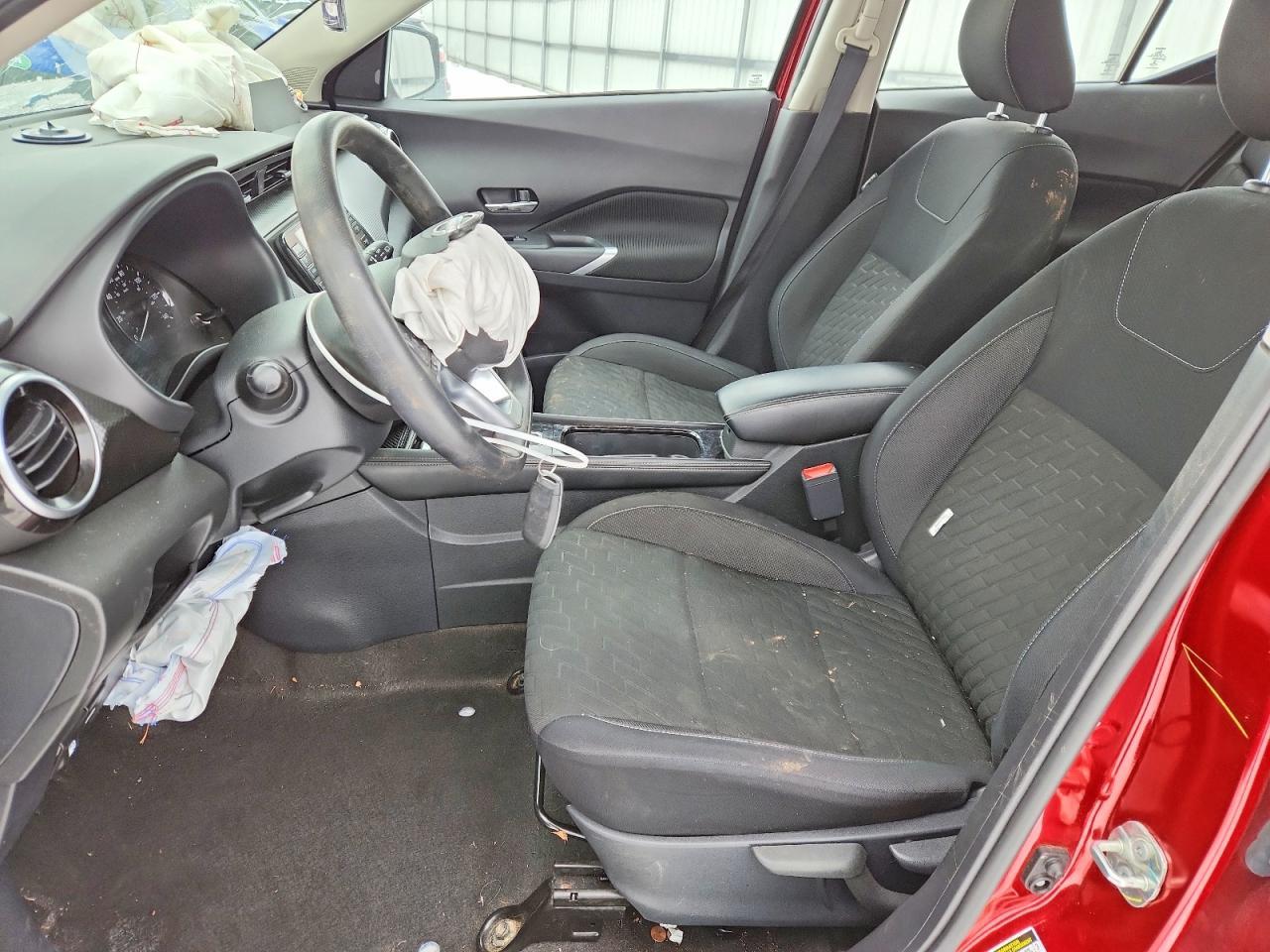 2023 NISSAN KICKS