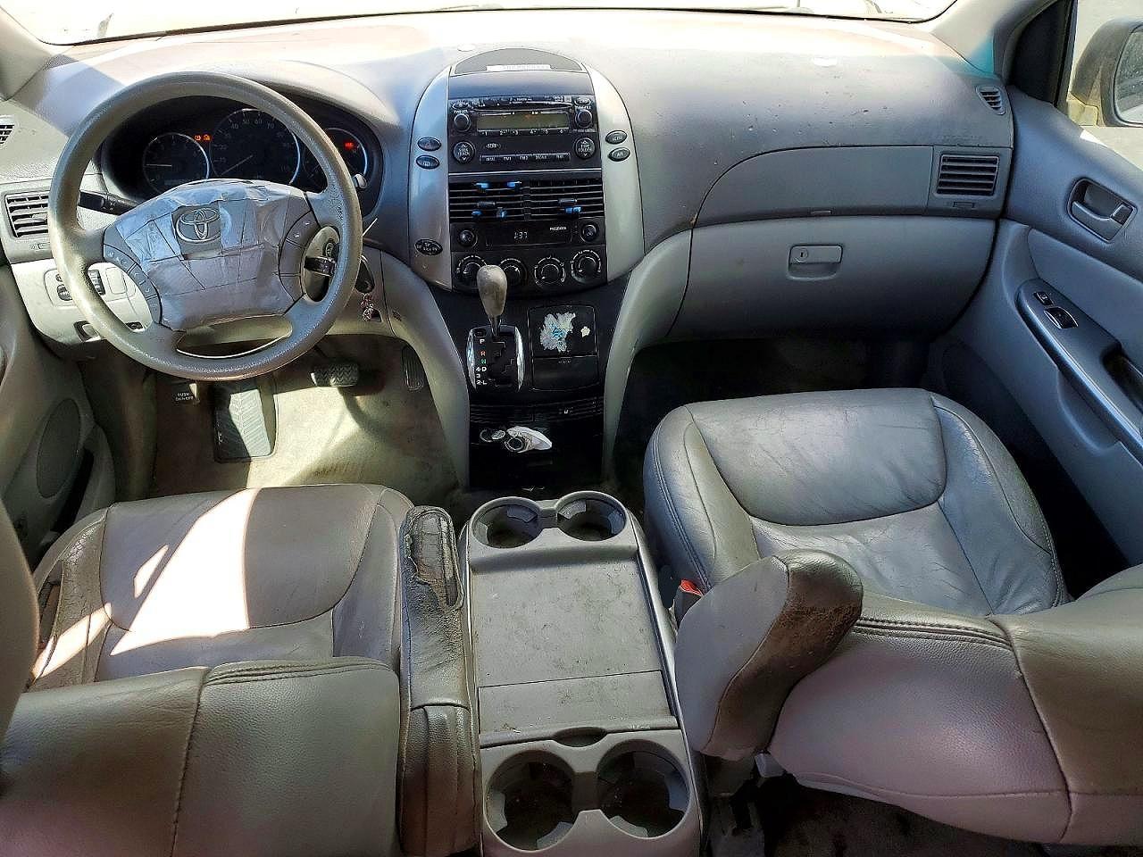 2009 TOYOTA SIENNA
