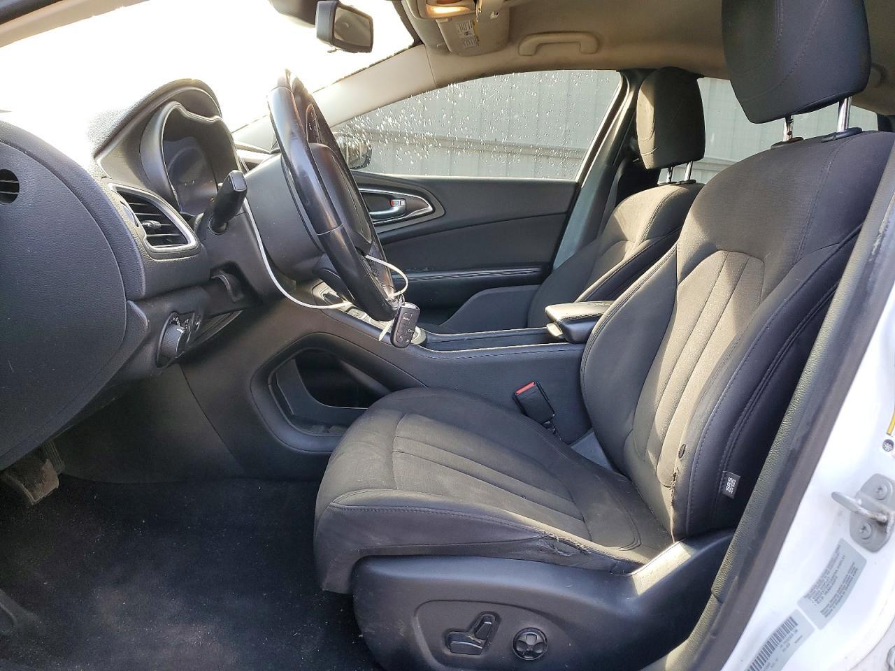 2015 CHRYSLER 200