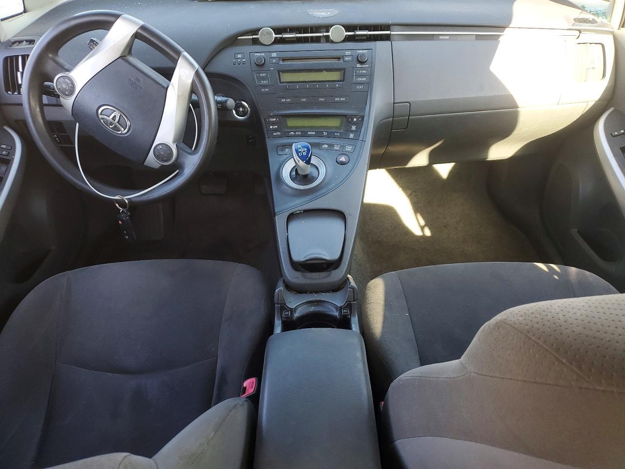 2011 TOYOTA PRIUS