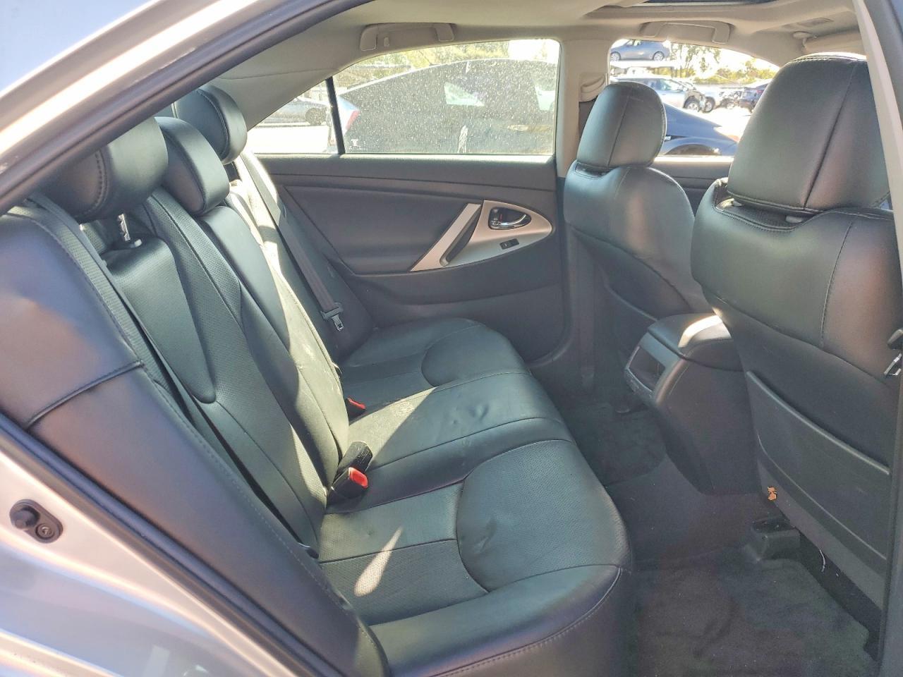 2011 TOYOTA CAMRY