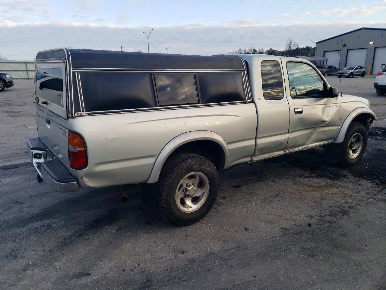 2000 TOYOTA TACOMA