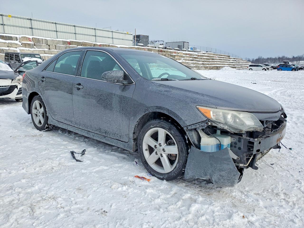 2014 TOYOTA CAMRY