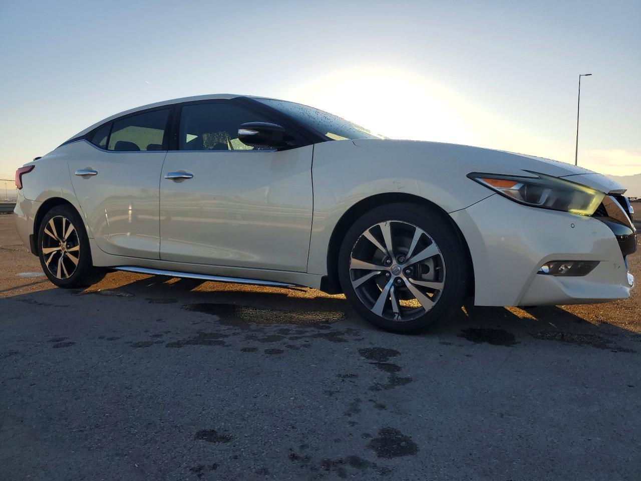 2017 NISSAN Maxima