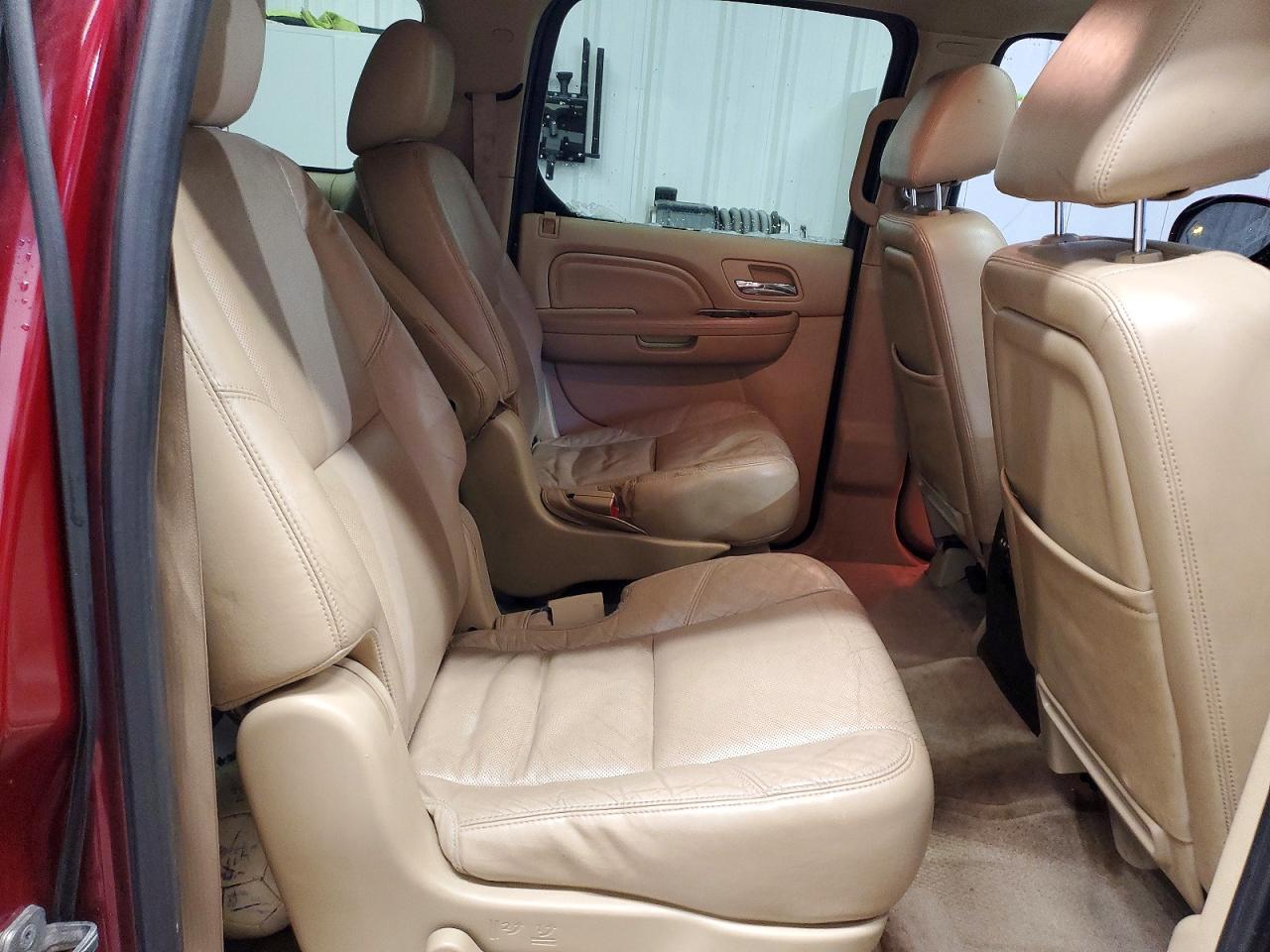 2011 CADILLAC Escalade ESV