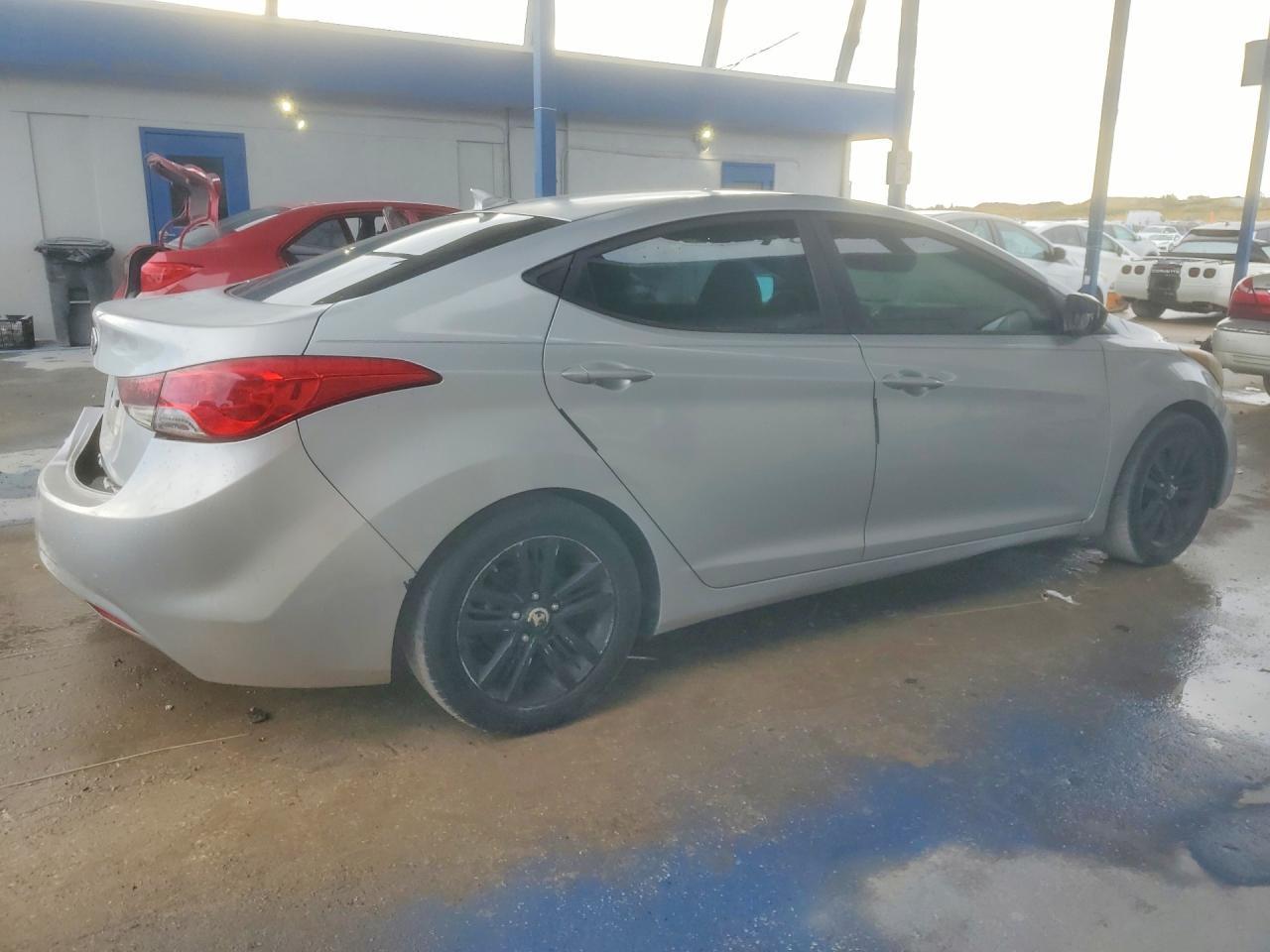 2012 HYUNDAI ELANTRA