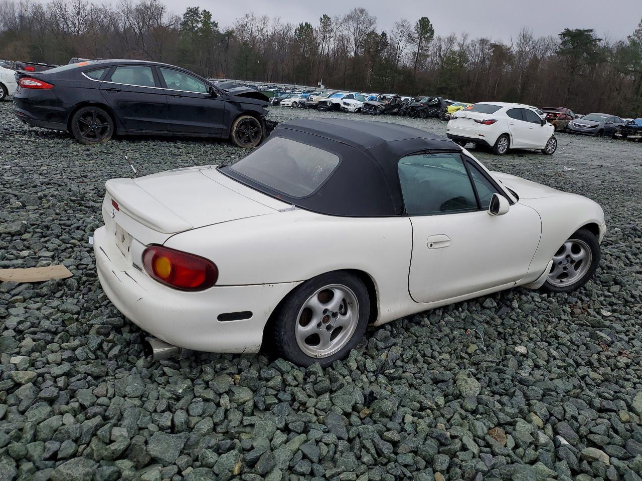 2000 MAZDA MX-5 Miata