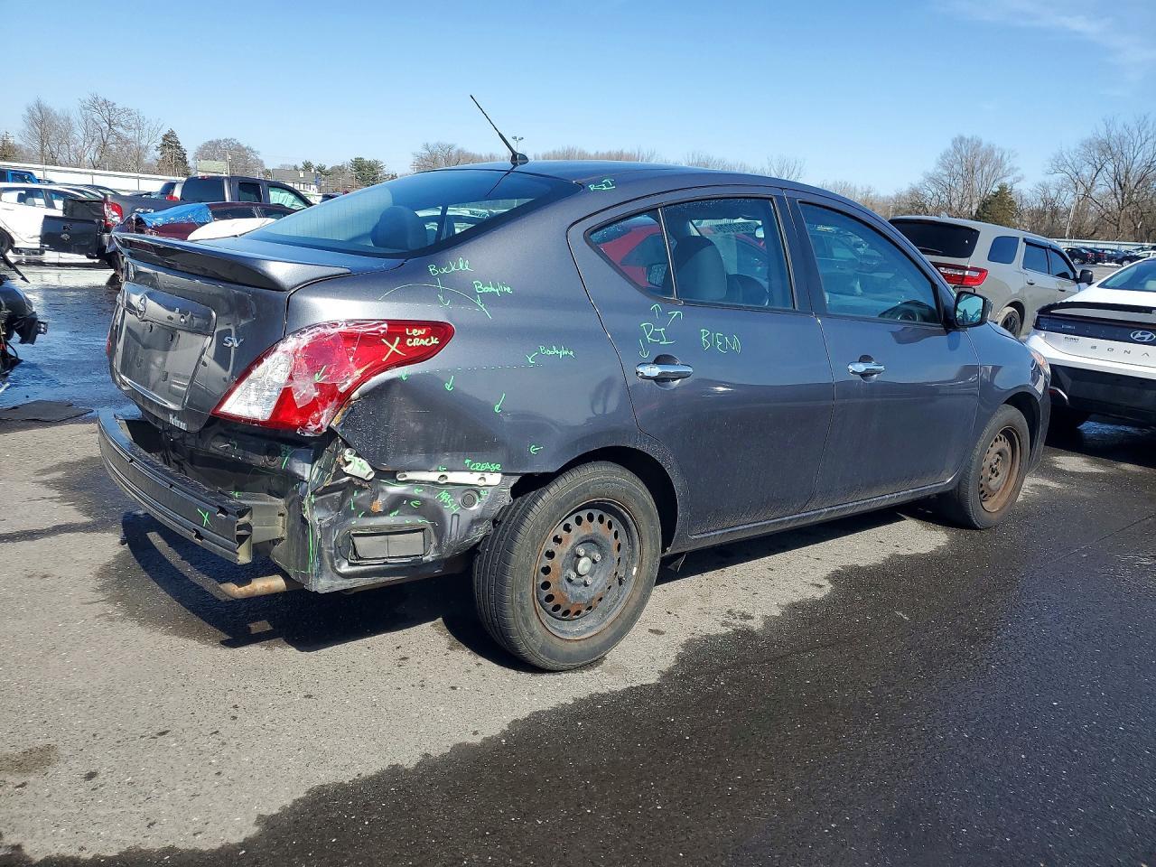 2018 NISSAN VERSA