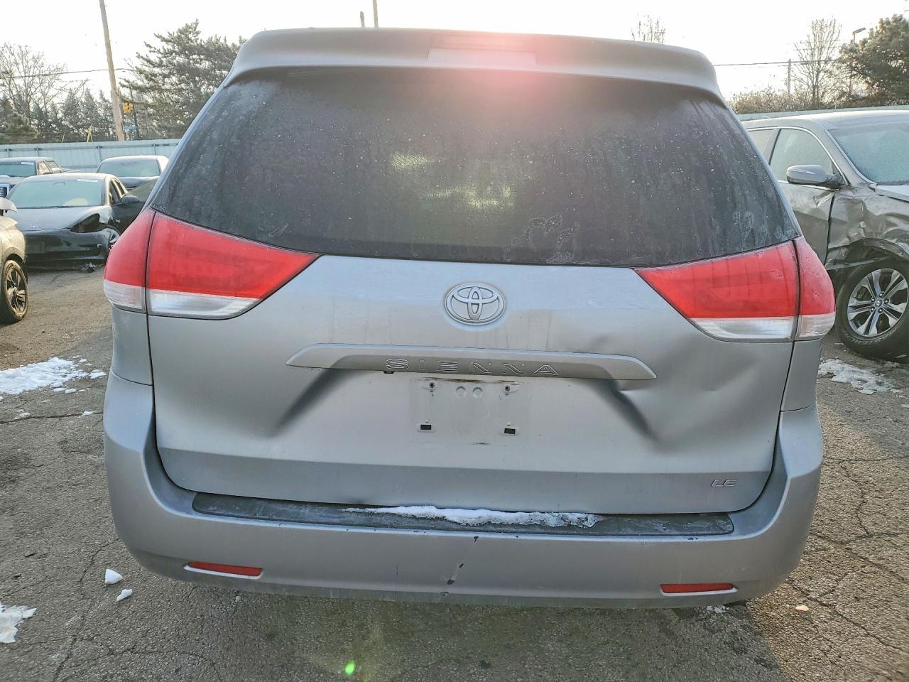 2013 TOYOTA SIENNA