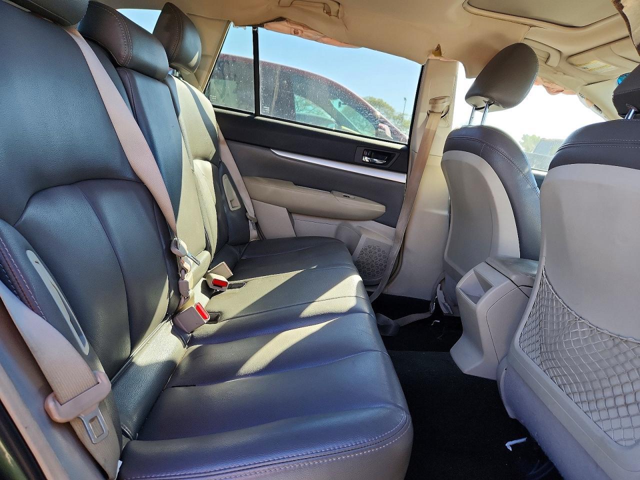 2013 SUBARU Outback