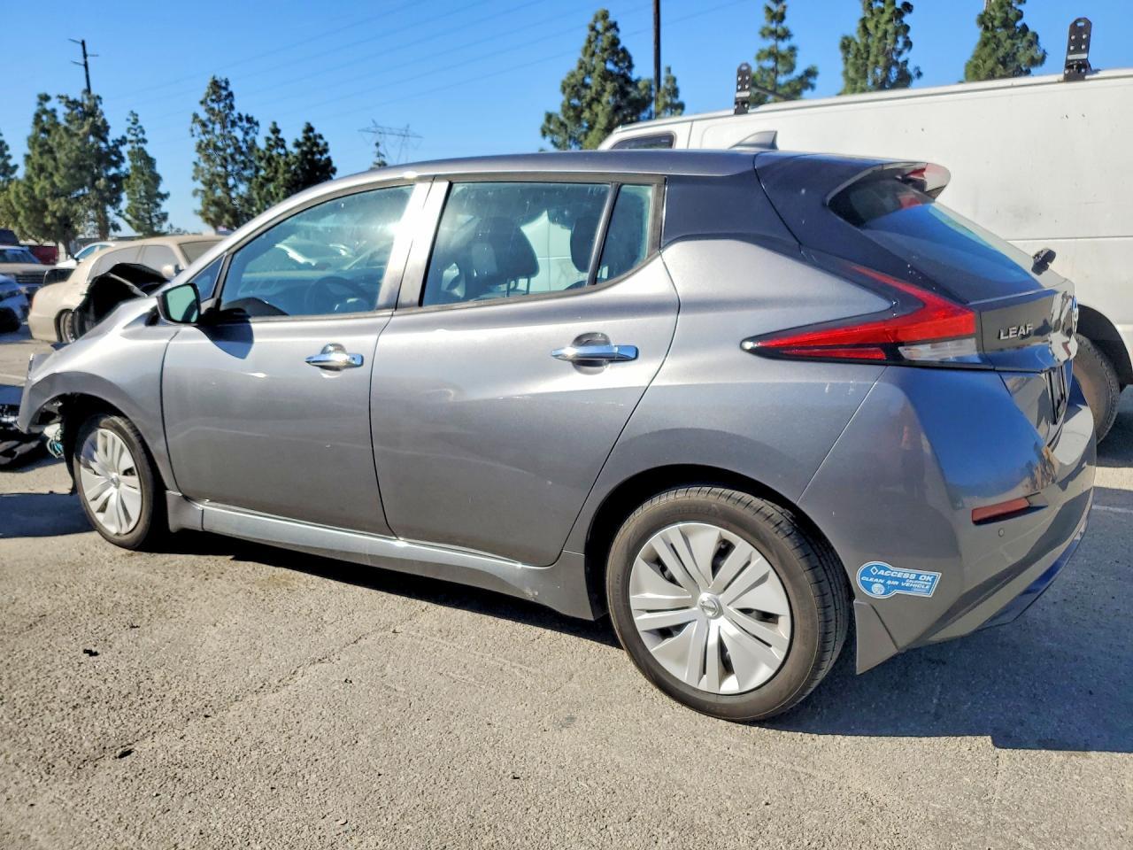 2021 NISSAN LEAF