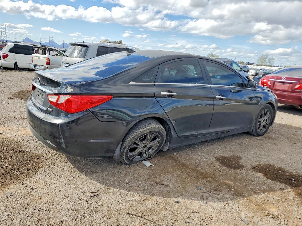 2011 HYUNDAI SONATA