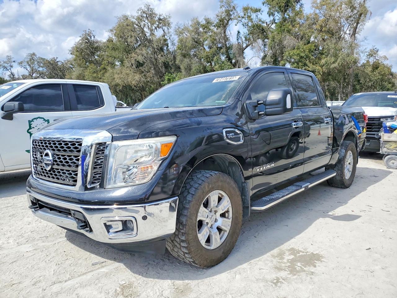 2017 NISSAN Titan