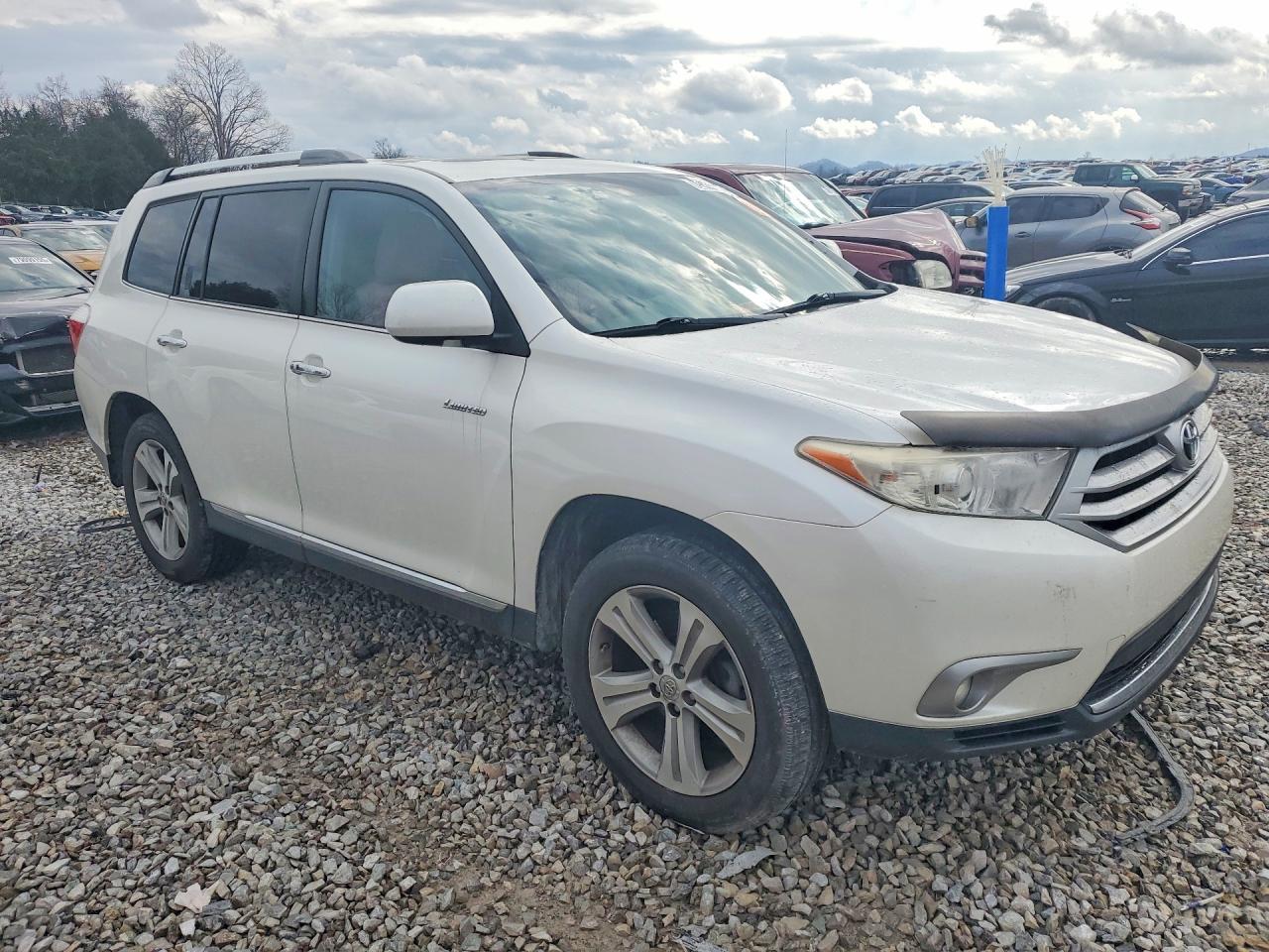 2013 TOYOTA HIGHLANDER