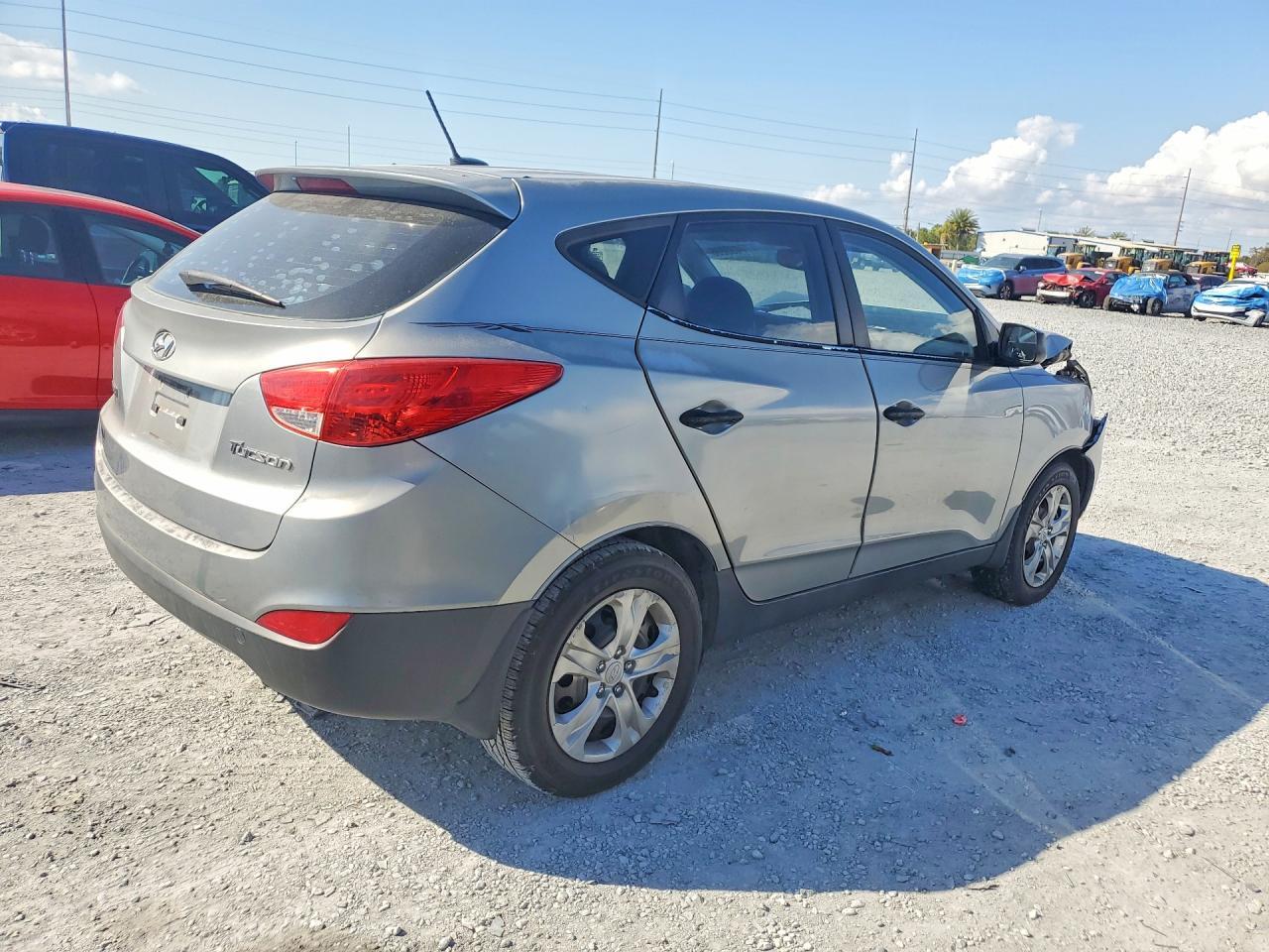 2010 HYUNDAI TUCSON