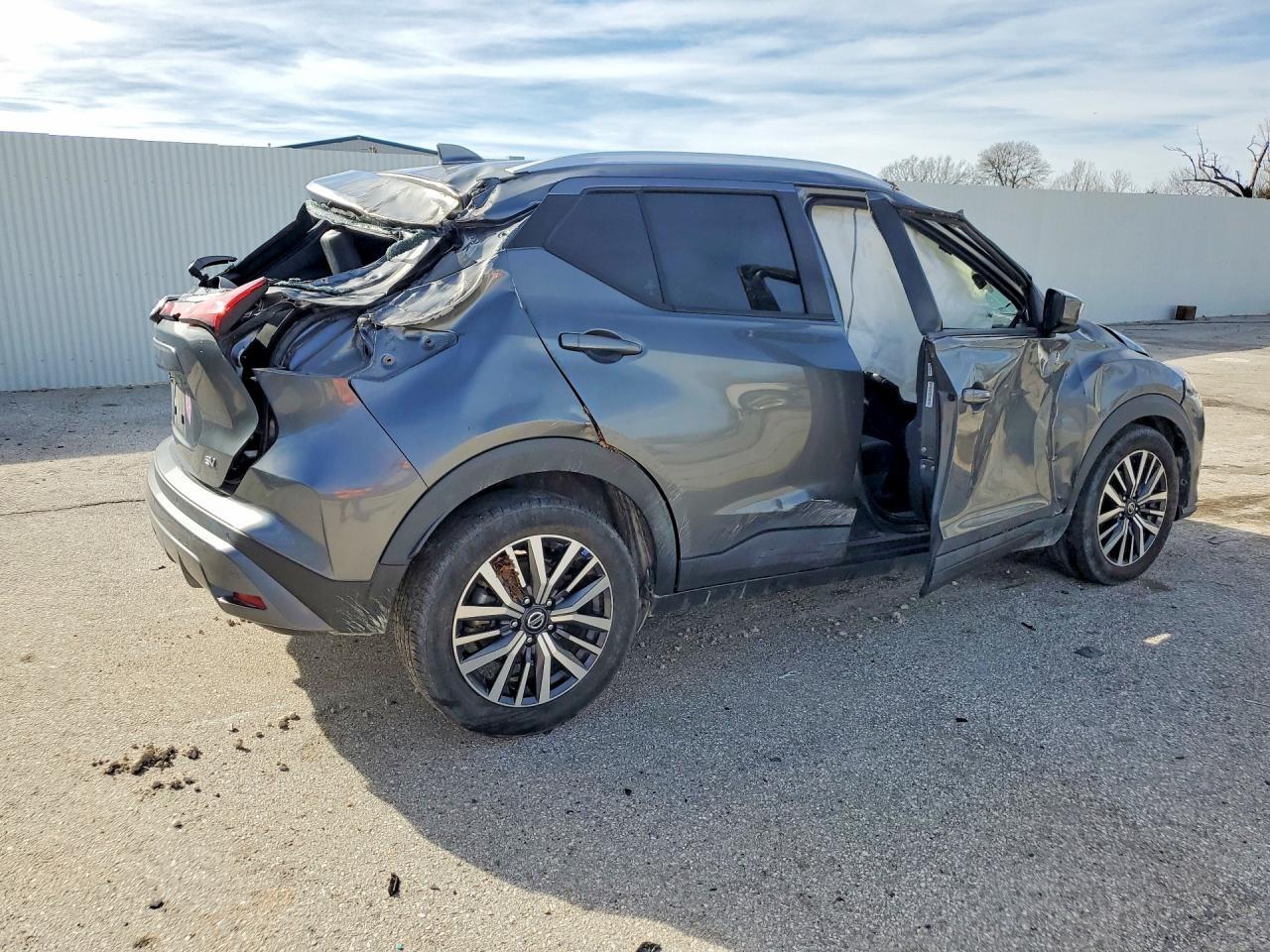 2021 NISSAN KICKS