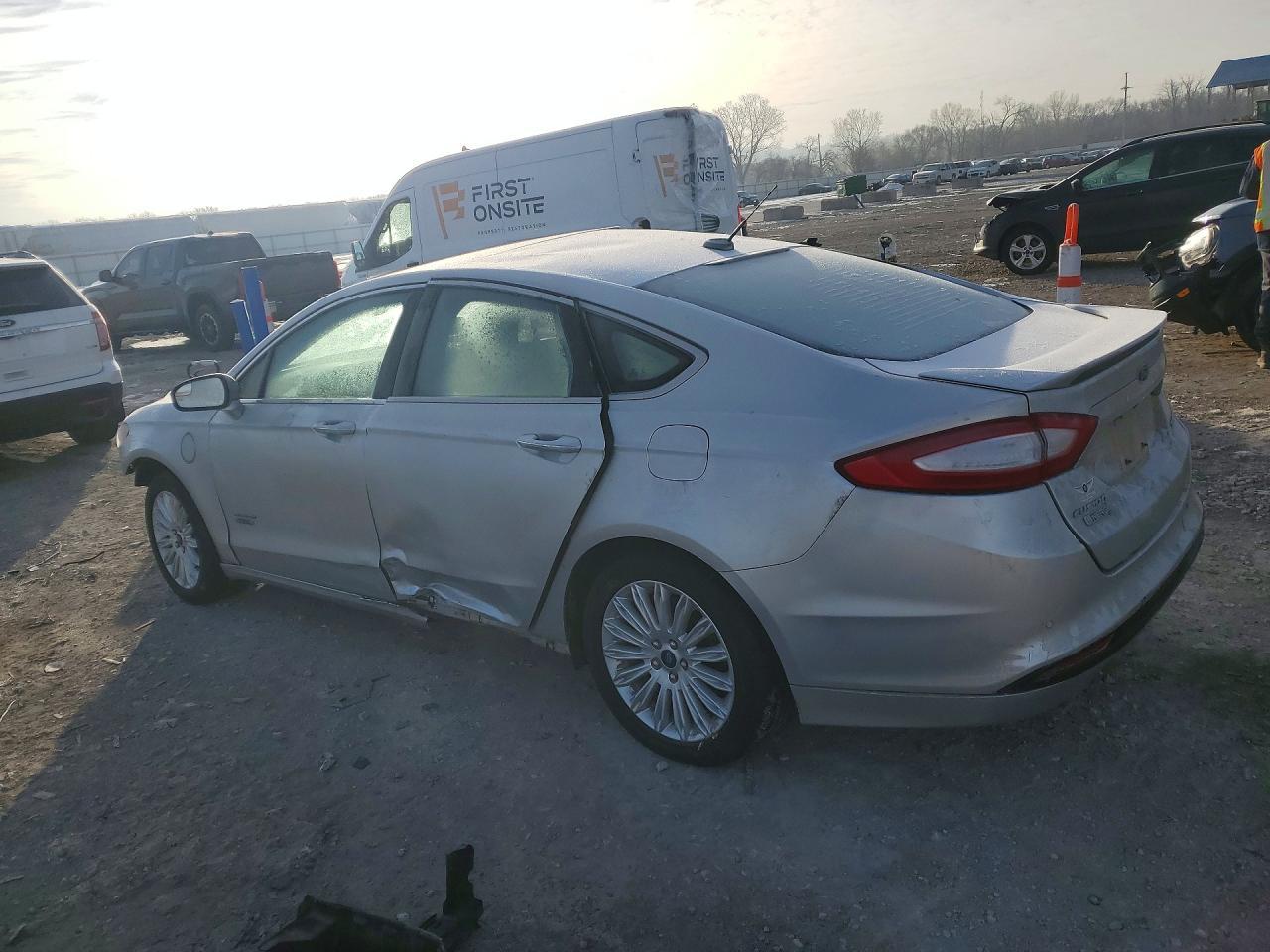2013 FORD FUSION