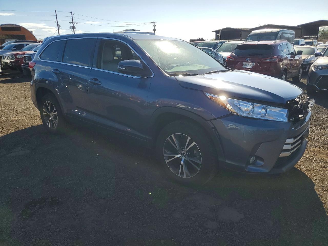 2017 TOYOTA HIGHLANDER