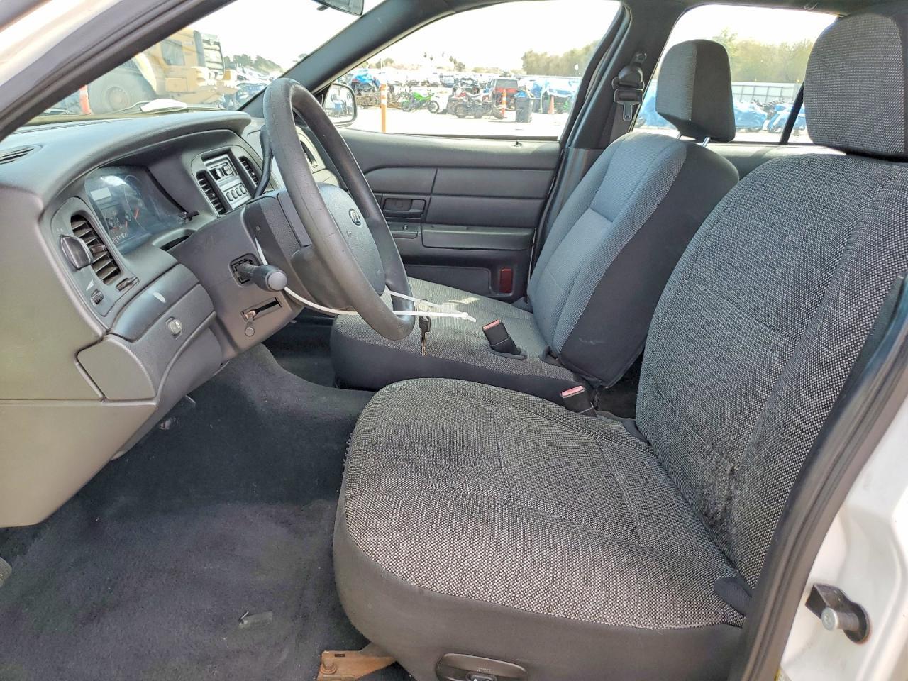 2008 FORD Crown Victoria