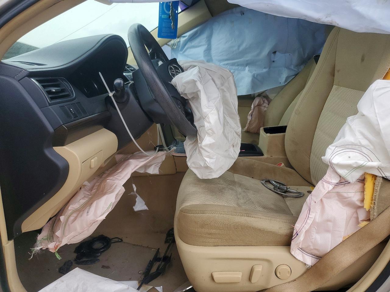 2016 TOYOTA CAMRY
