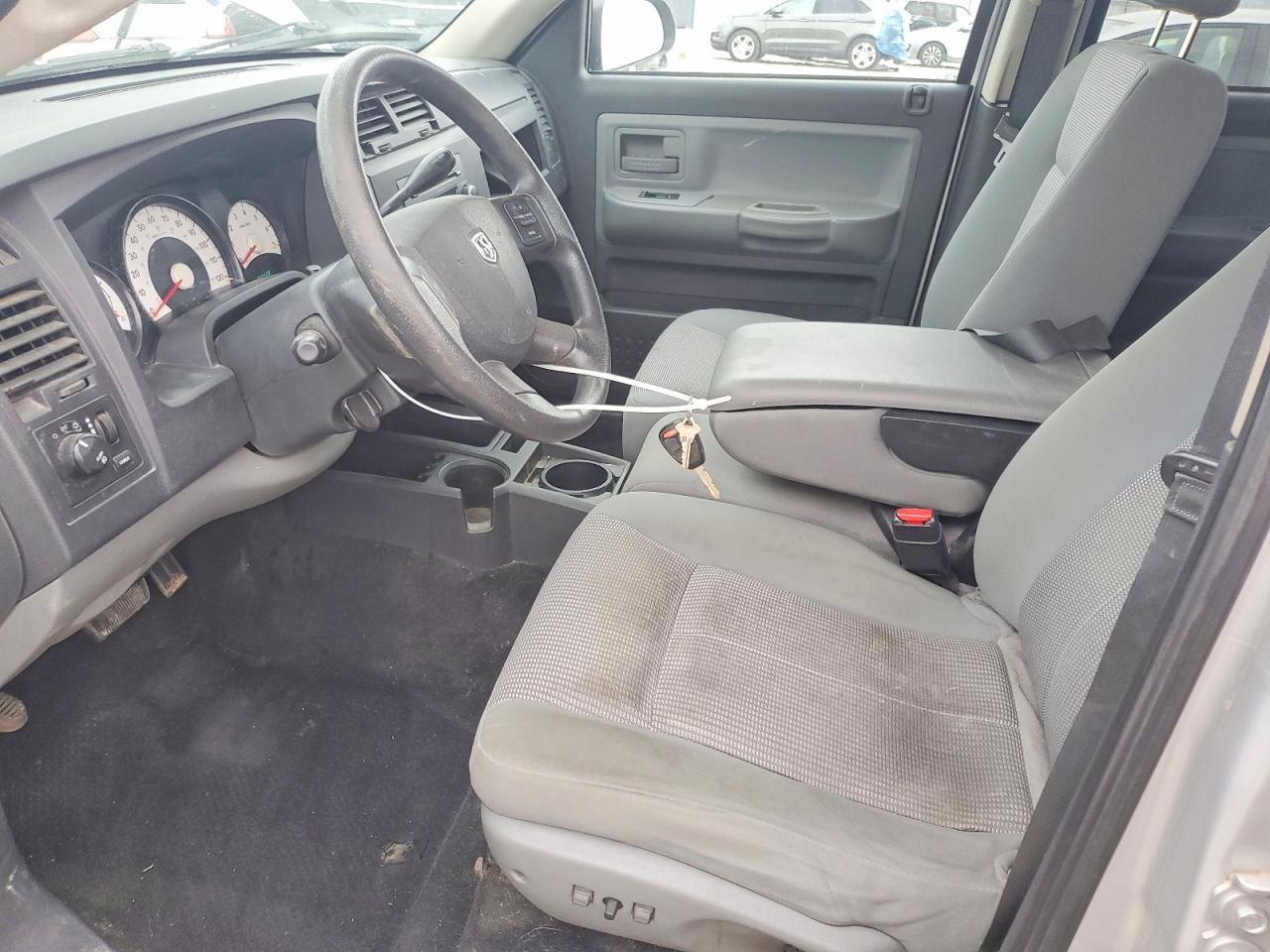 2010 DODGE Dakota