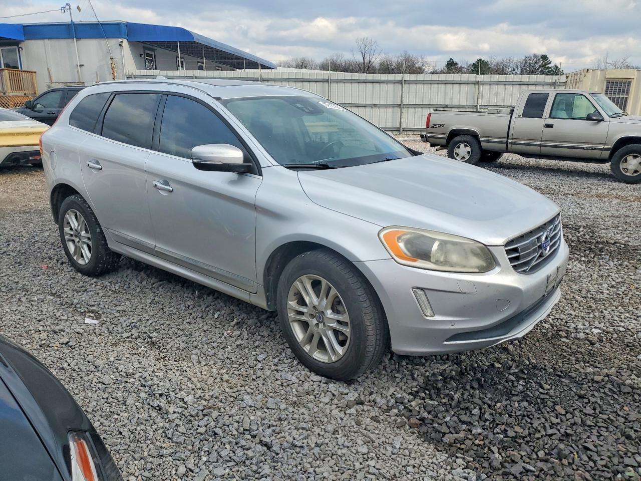 2015 VOLVO XC60