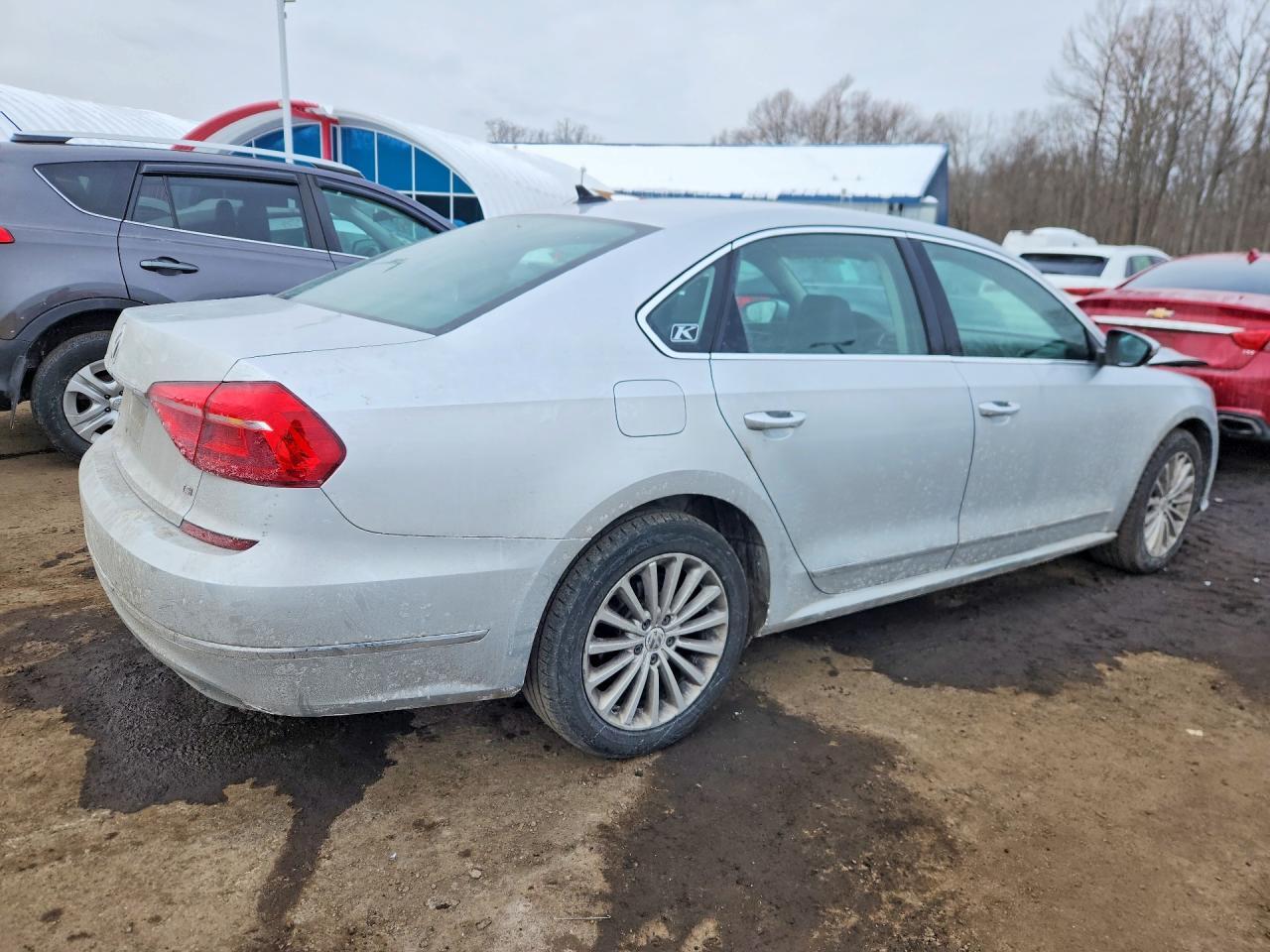 2016 VOLKSWAGEN Passat