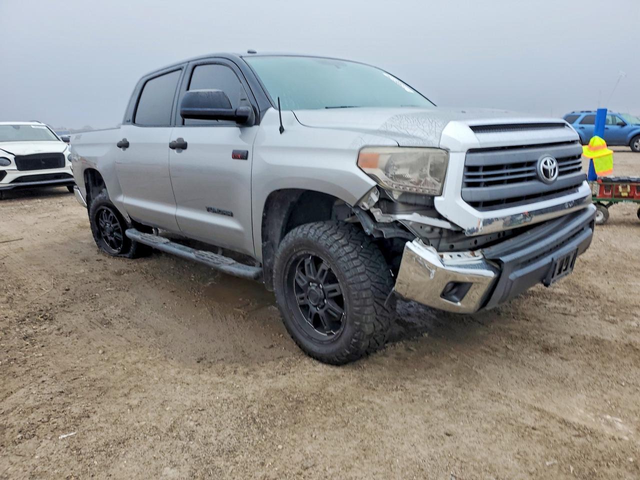 2014 TOYOTA TUNDRA