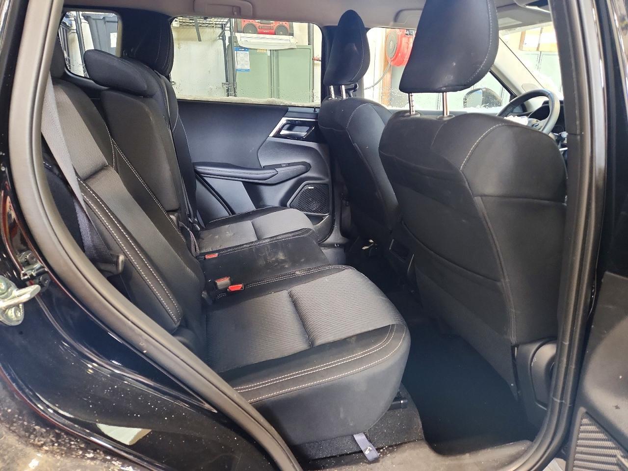 2025 MITSUBISHI outlander