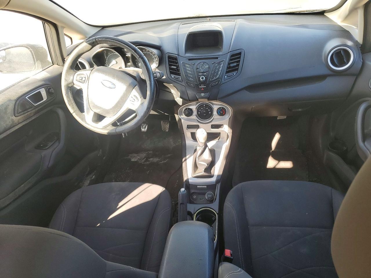 2016 FORD Fiesta
