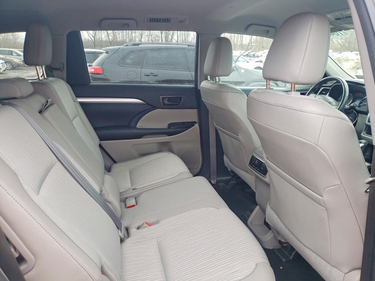 2015 TOYOTA HIGHLANDER
