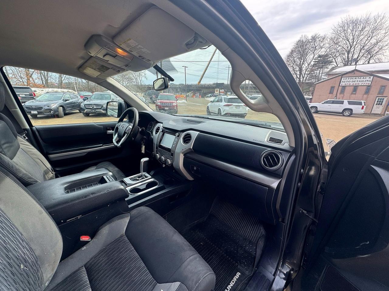 2017 TOYOTA TUNDRA
