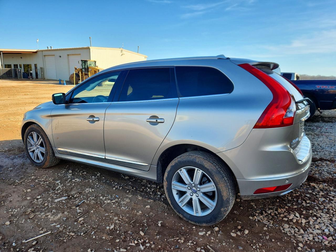 2016 VOLVO XC60