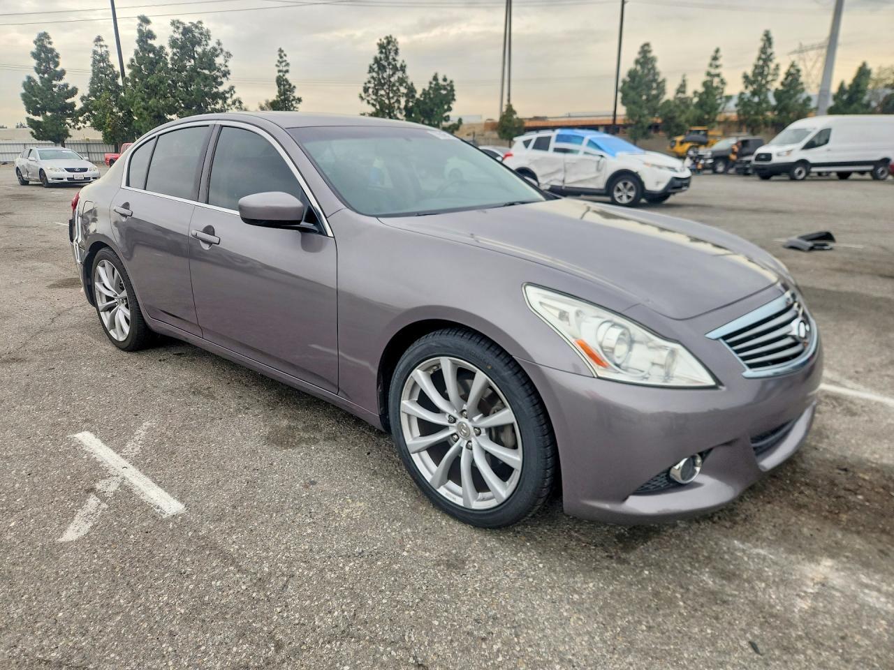 2012 INFINITI G37