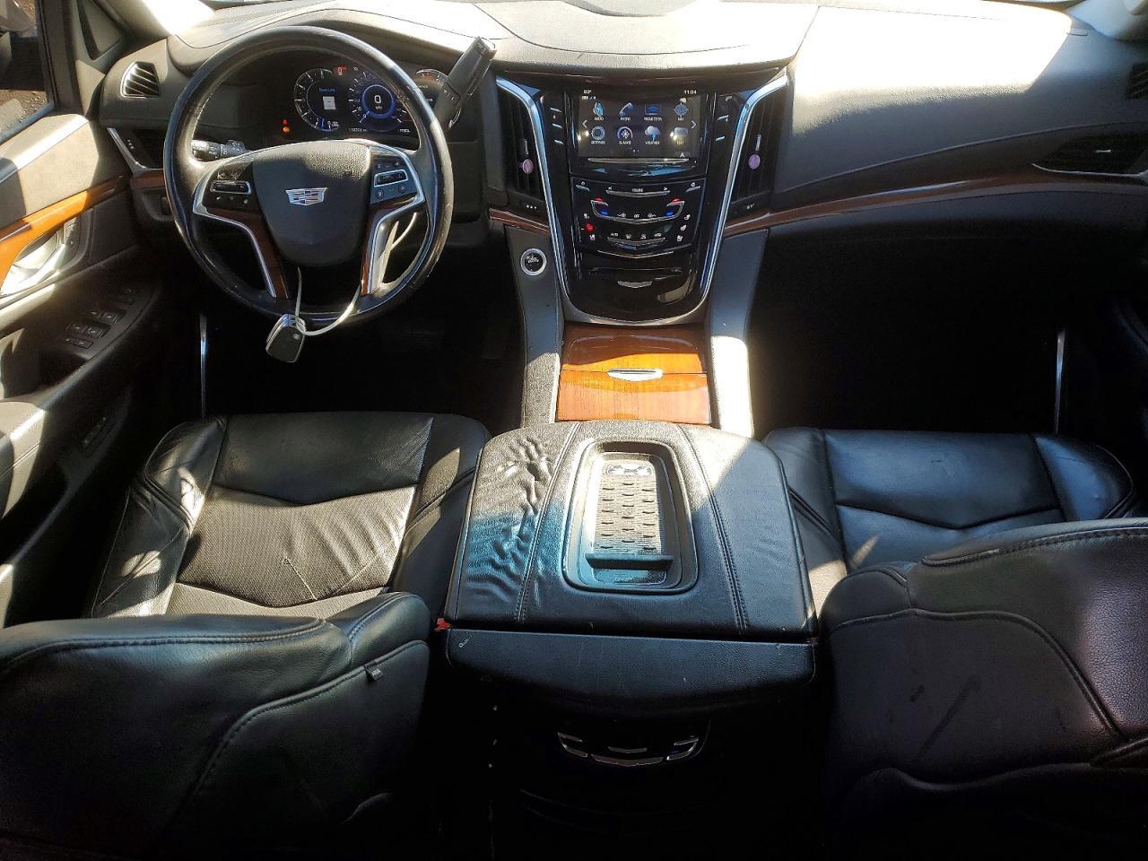 2017 CADILLAC Escalade ESV