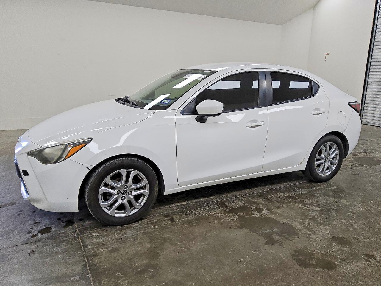 2016 TOYOTA SCION