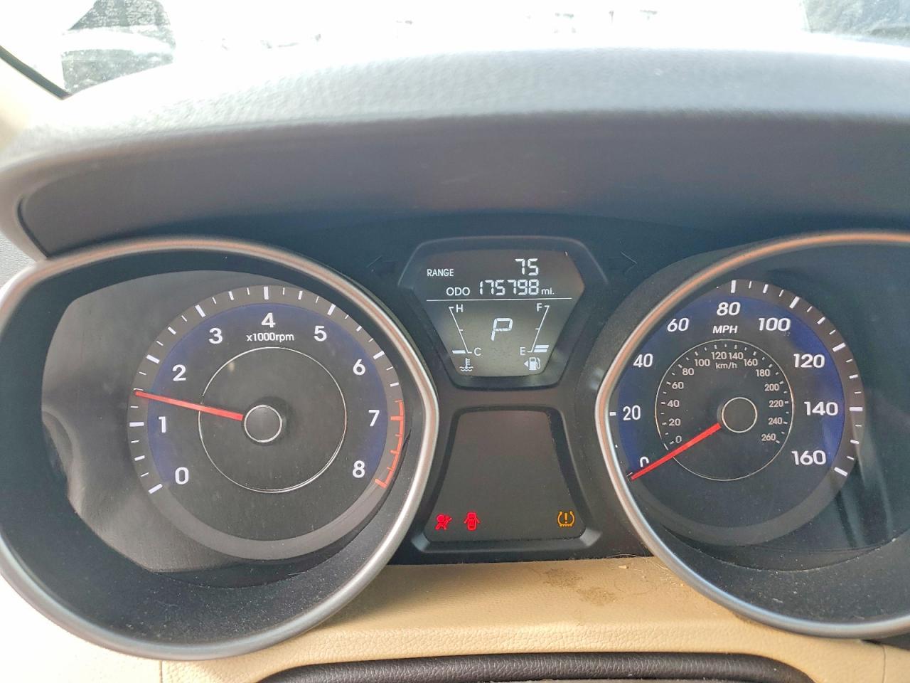 2012 HYUNDAI ELANTRA