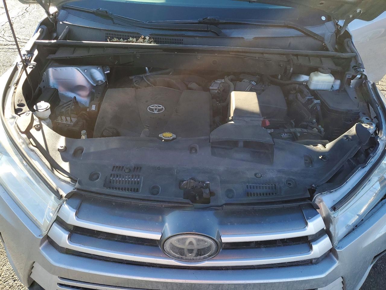 2017 TOYOTA HIGHLANDER