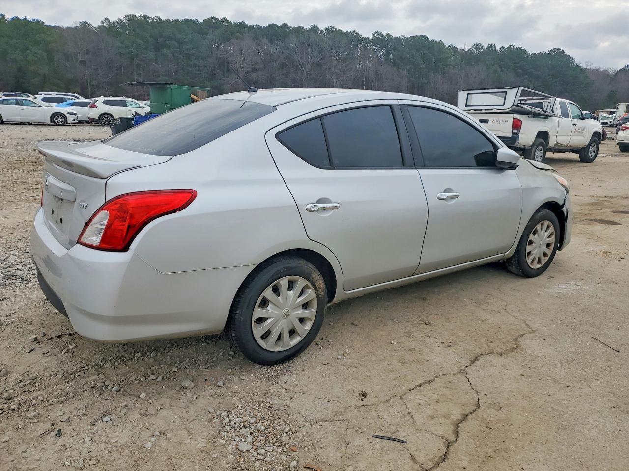 2019 NISSAN VERSA