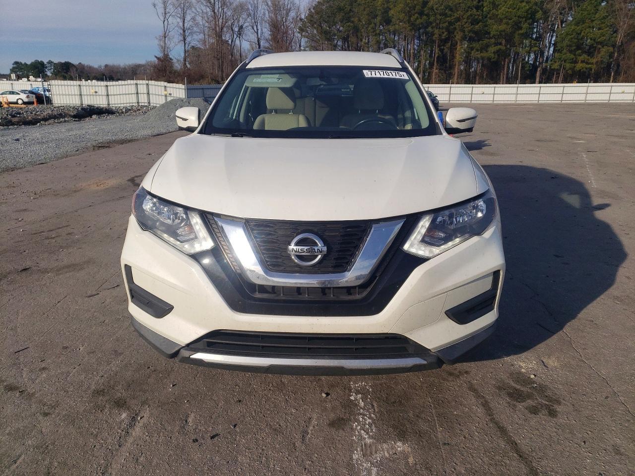 2017 NISSAN ROGUE