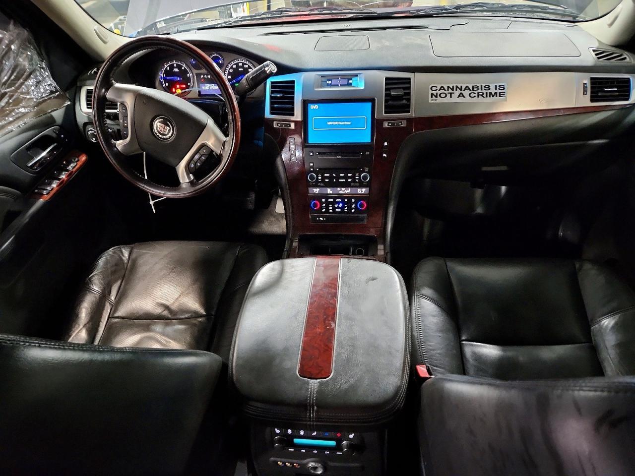 2010 CADILLAC ESCALADE