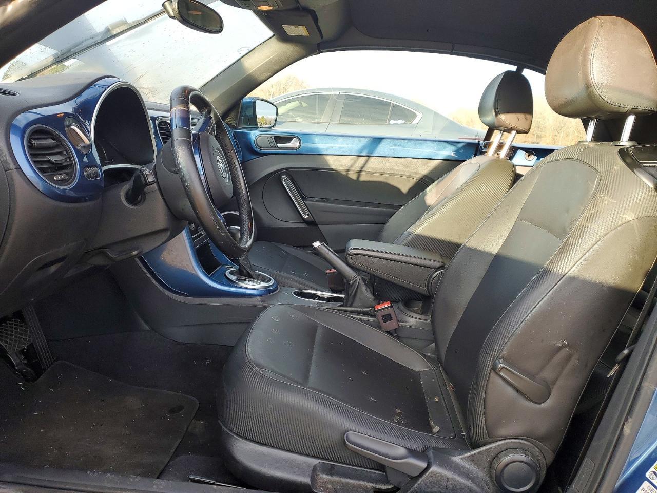 2018 VOLKSWAGEN Beetle
