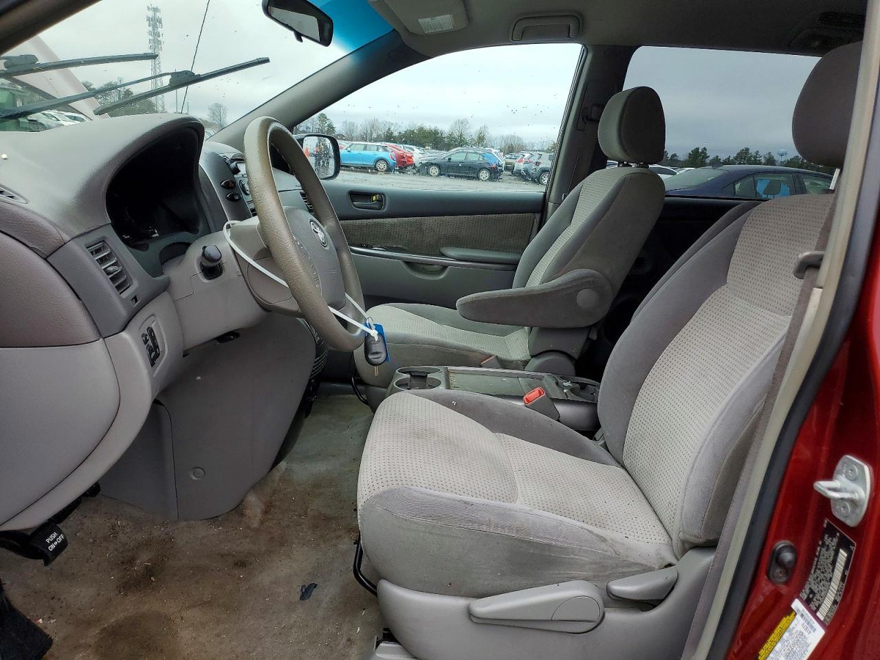 2006 TOYOTA SIENNA