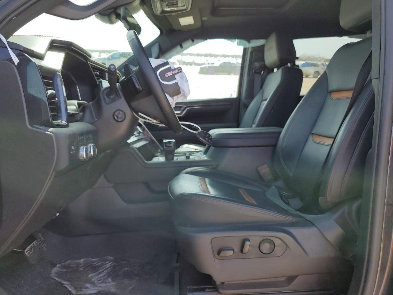 2024 GMC Sierra
